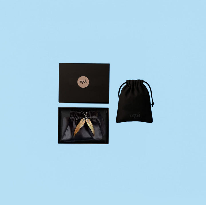 Carved Gum Leaf Earrings Set