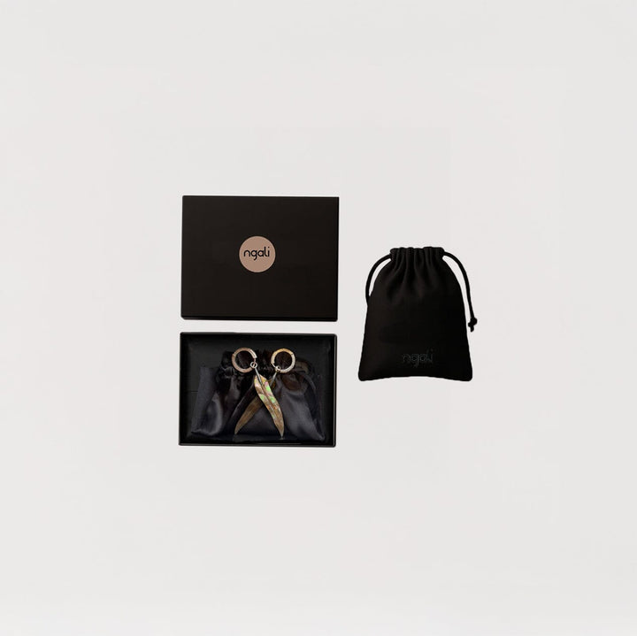 Carved Gum Leaf Earrings Set