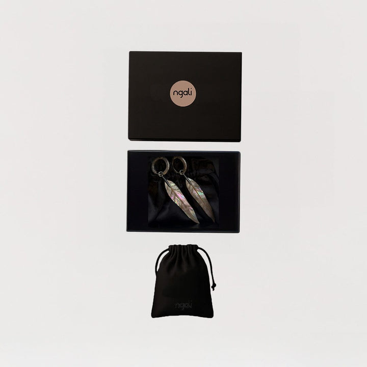 Carved Gum Leaf Earrings Set