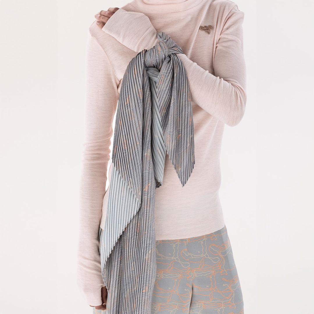 Murrandi Grey Pleated Scarf
