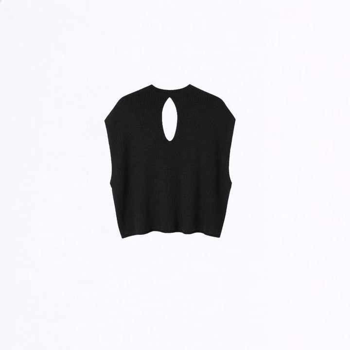 Black knitted vest
